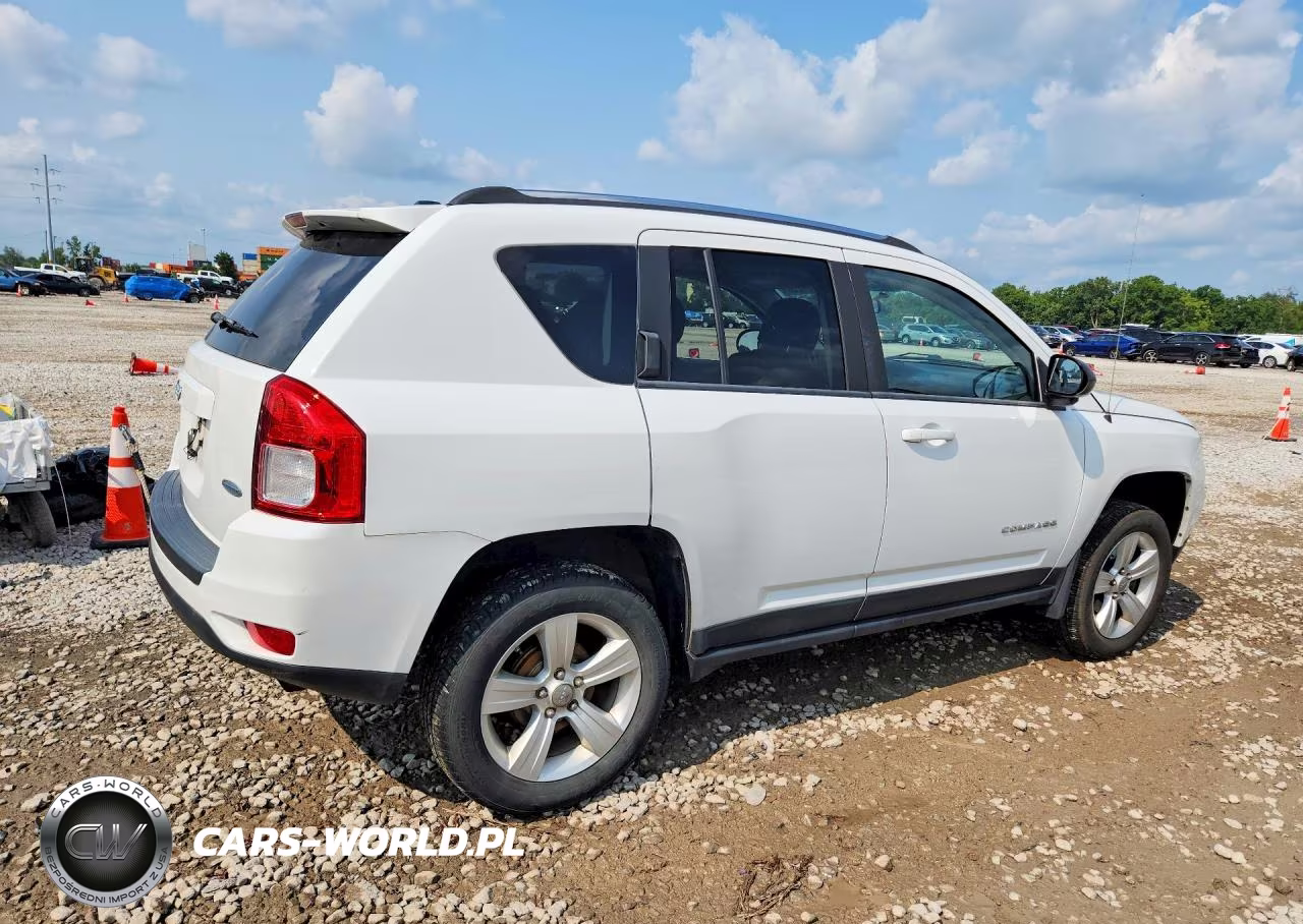2011 Jeep Compass Sport VIN:1J4NT1FA9BD155610 - 3