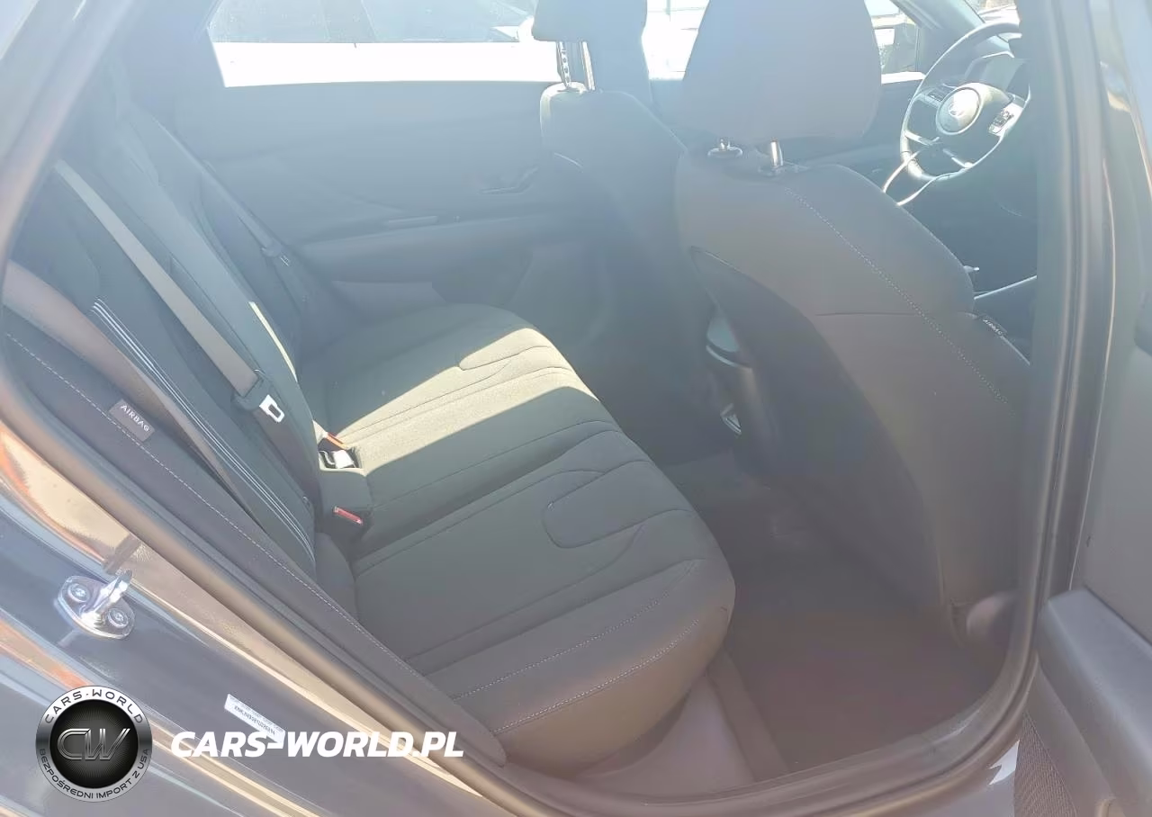 2026 Hyundai Elantra Sel Sport VIN:KMHLM4DG8TU226294 - 10