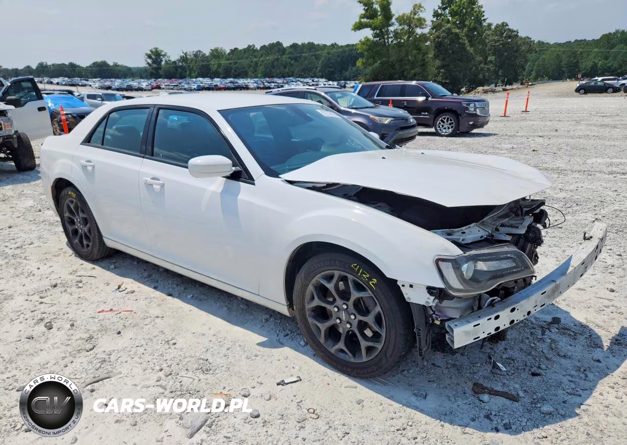 2019 Chrysler 300 S VIN:2C3CCAGG3KH536831 - 4