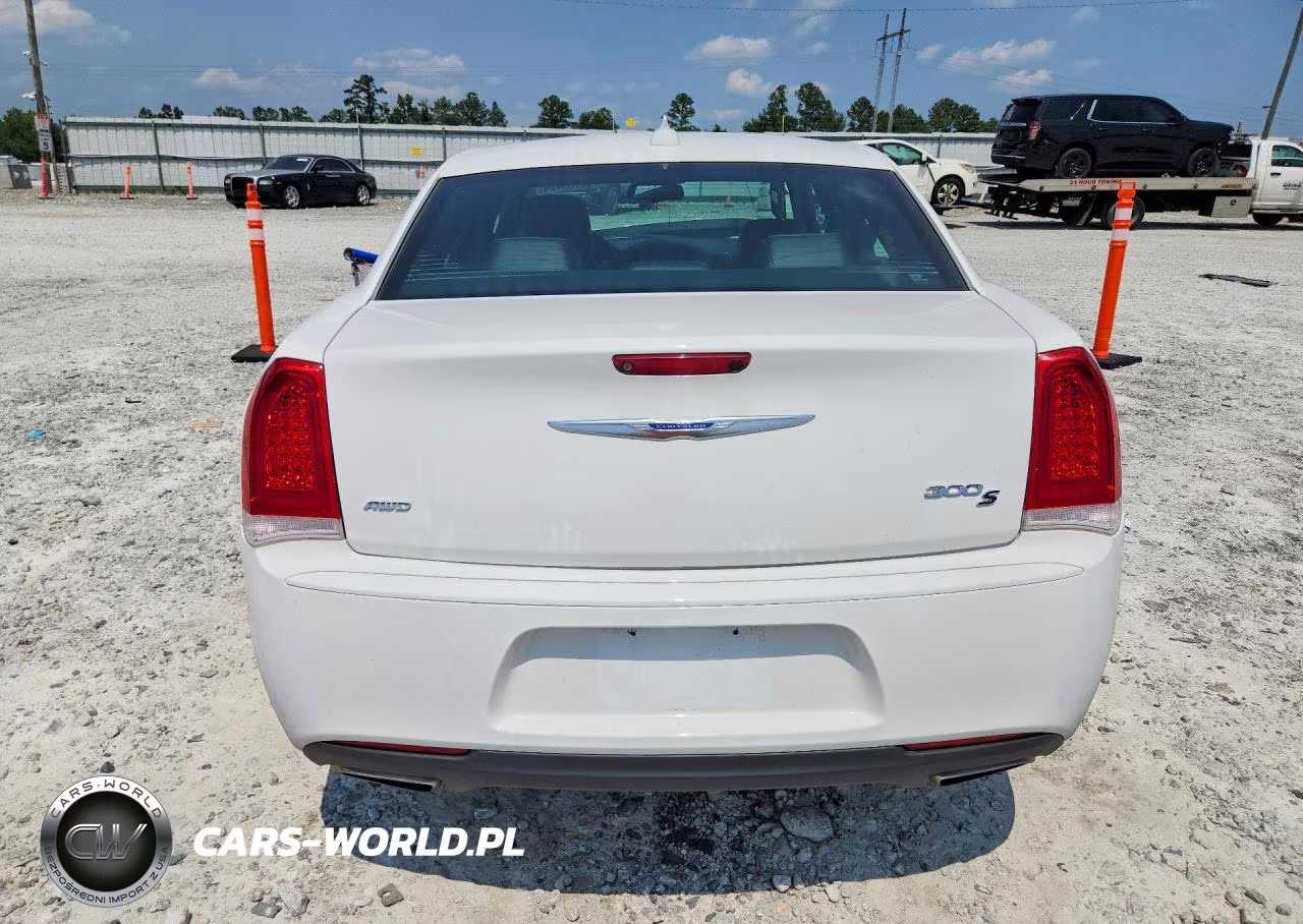 2019 Chrysler 300 S VIN:2C3CCAGG3KH536831 - 6