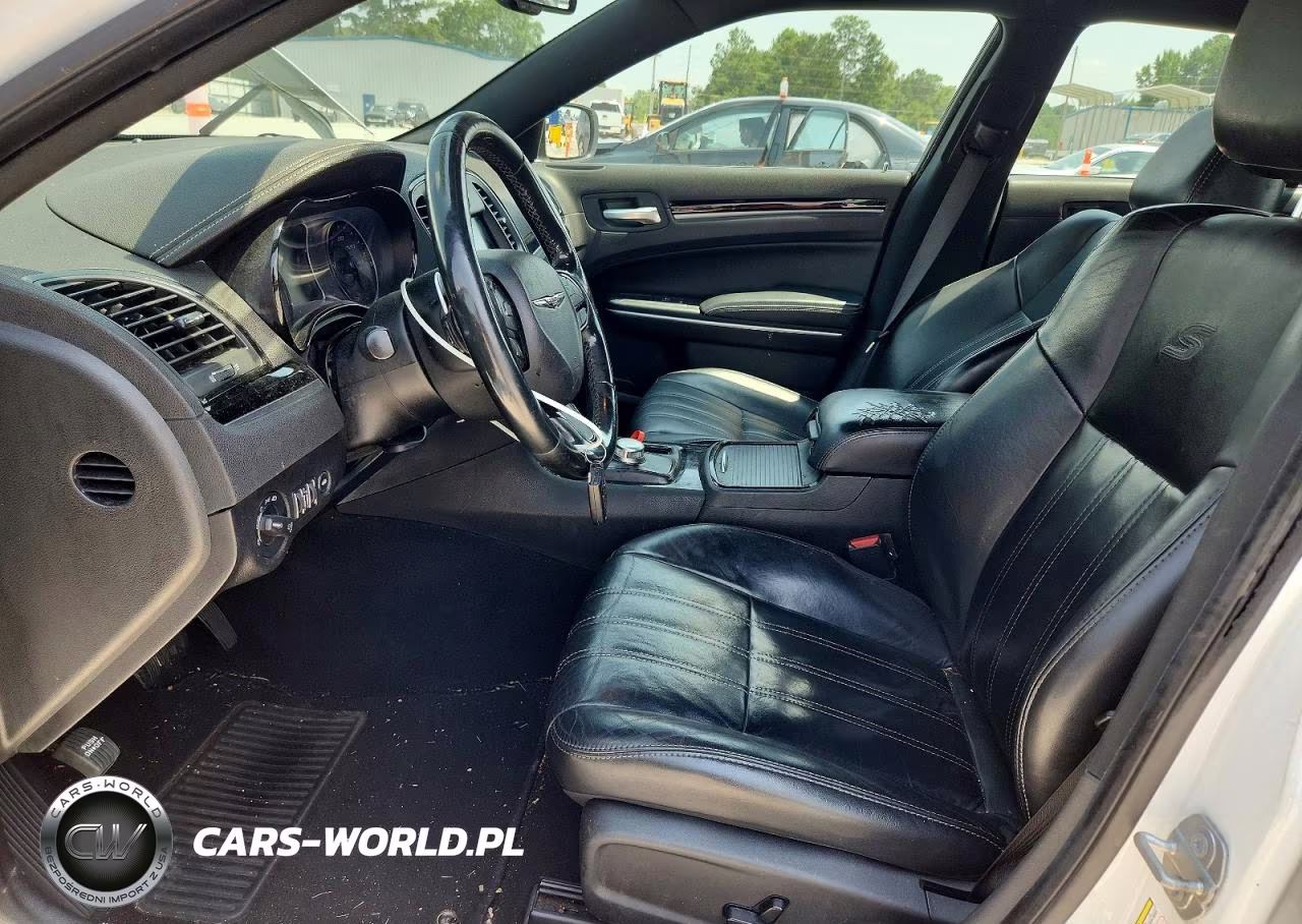 2019 Chrysler 300 S VIN:2C3CCAGG3KH536831 - 7