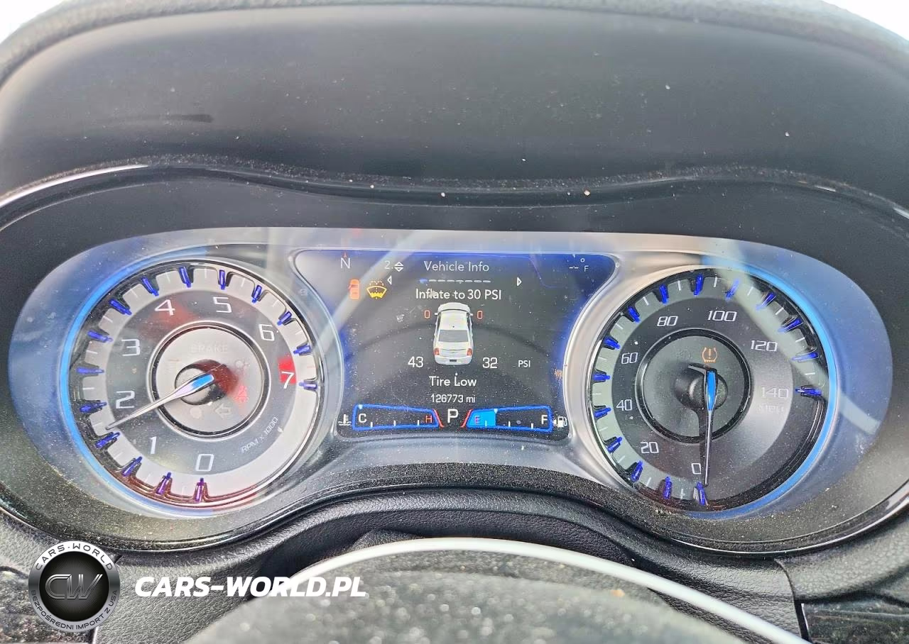 2019 Chrysler 300 S VIN:2C3CCAGG3KH536831 - 9