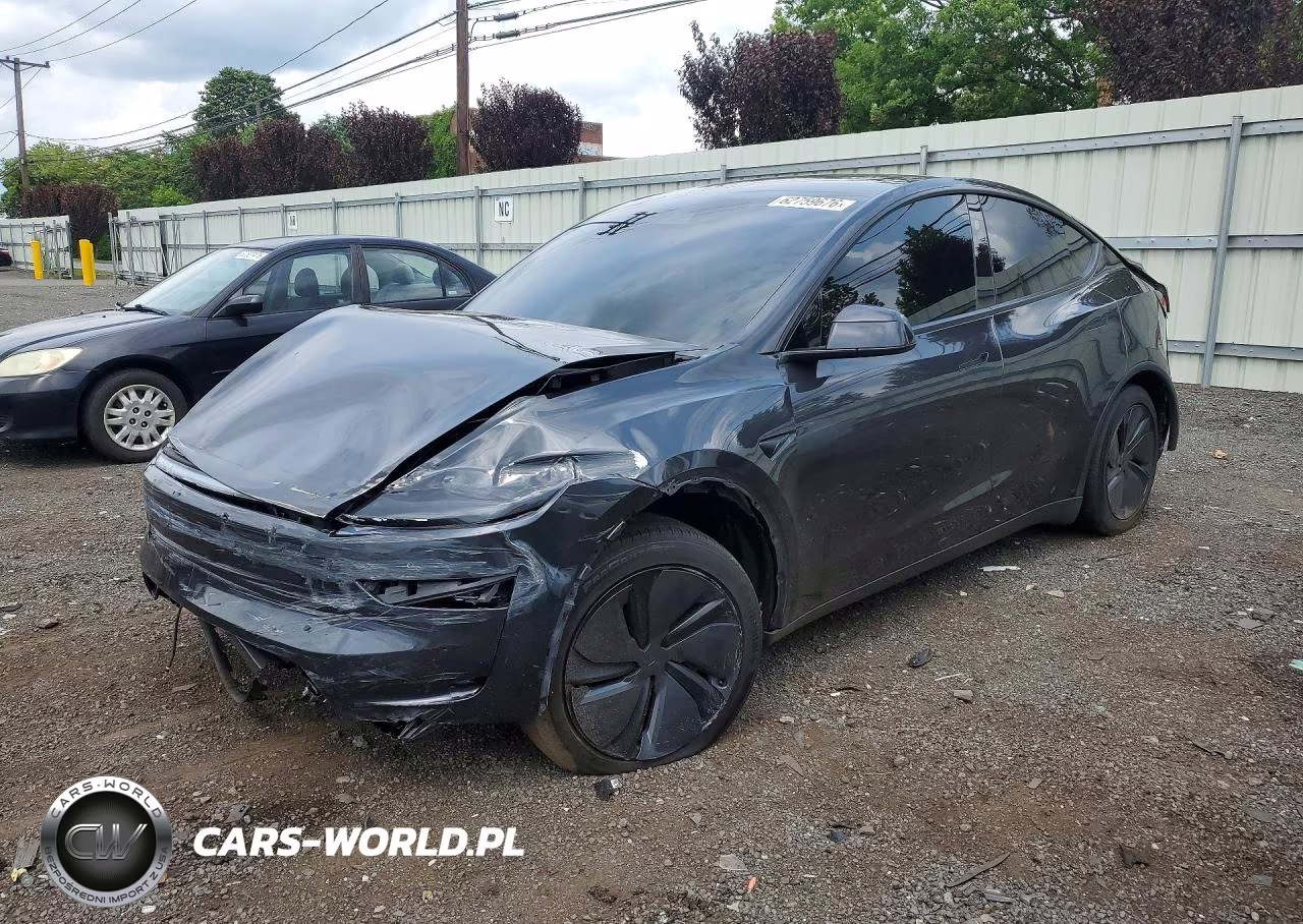 2026 Tesla Model Y – zdjęcie 1 z 12