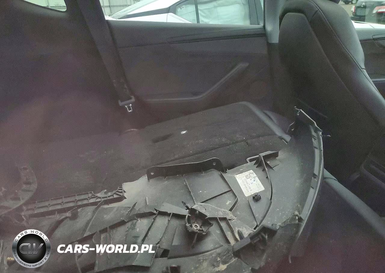 2026 Tesla Model Y VIN:7SAYGDEE3TF446596 - 10