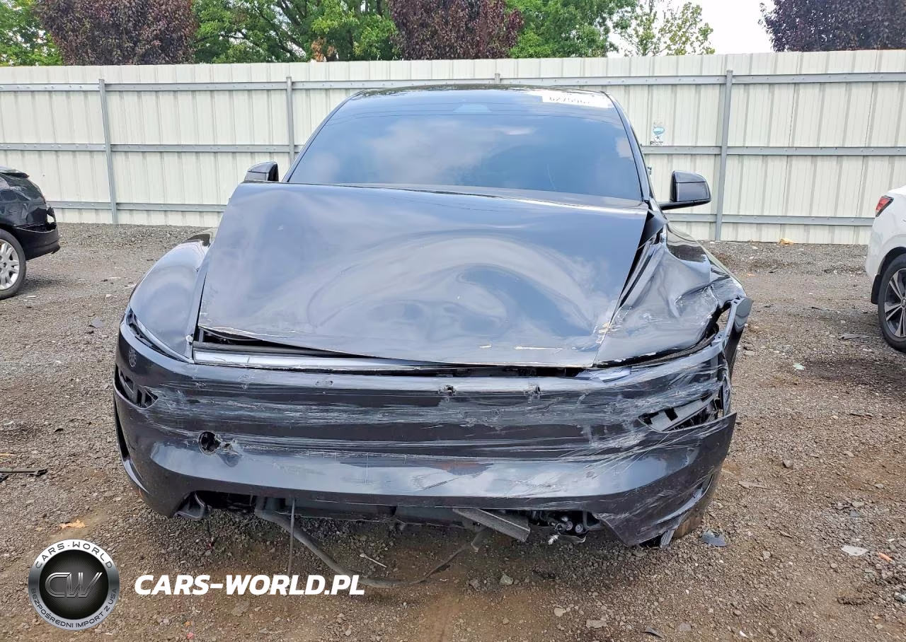 2026 Tesla Model Y VIN:7SAYGDEE3TF446596 - 5