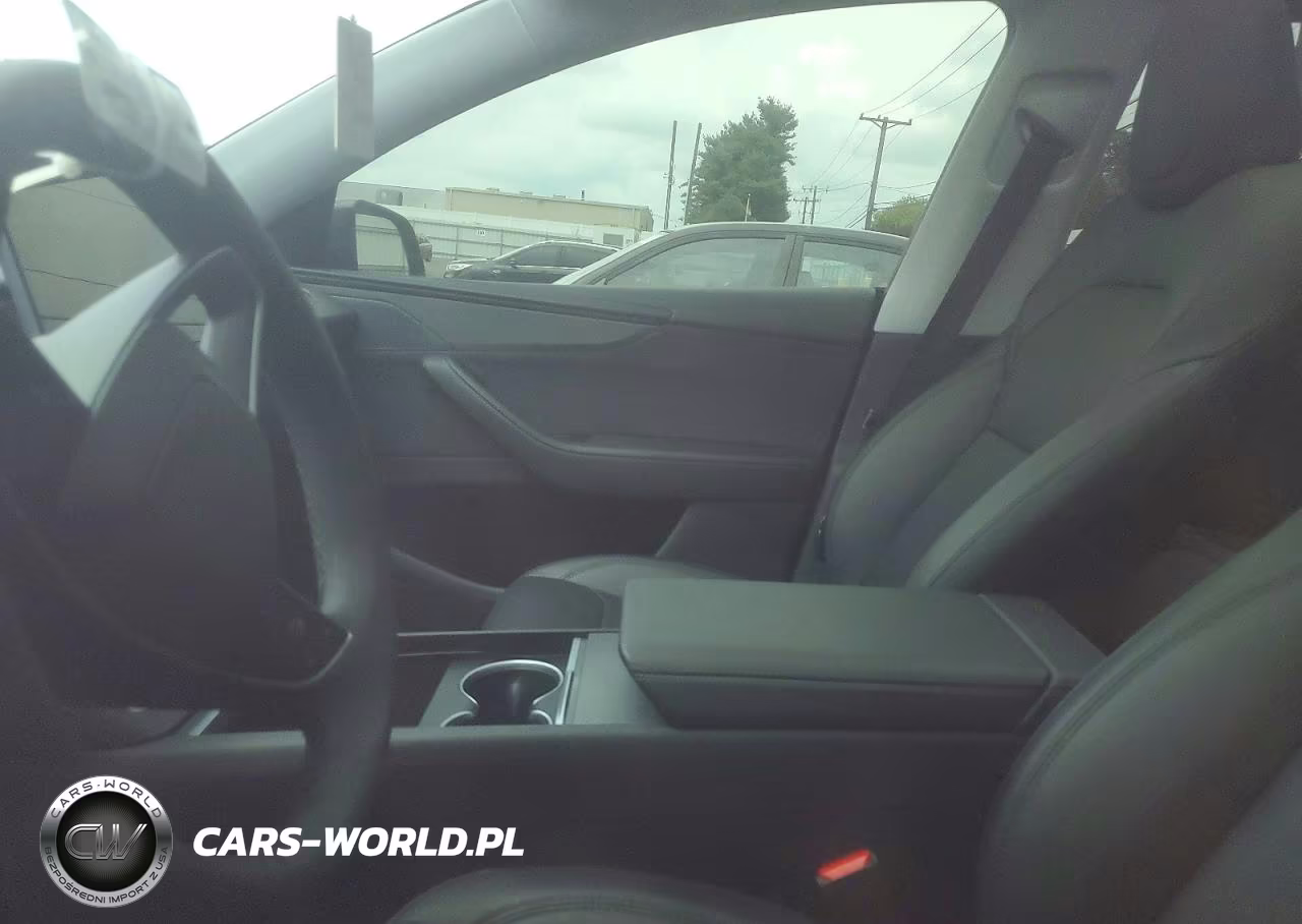 2026 Tesla Model Y VIN:7SAYGDEE3TF446596 - 7