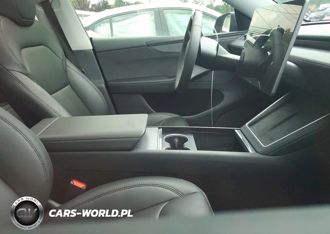 2026 Tesla Model Y VIN:7SAYGDEE3TF446596 - 8