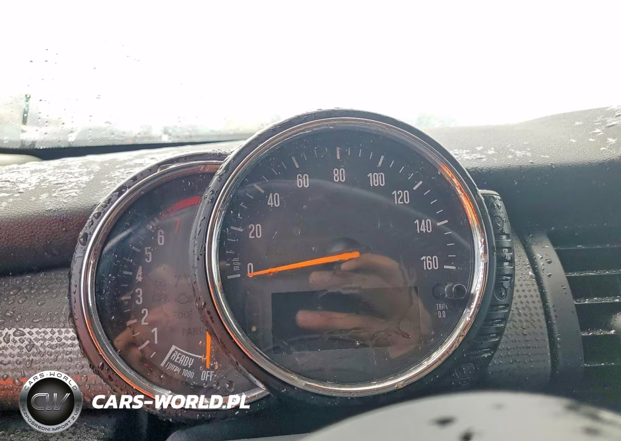 2015 Mini Cooper VIN:WMWXM5C55F3A56692 - 9