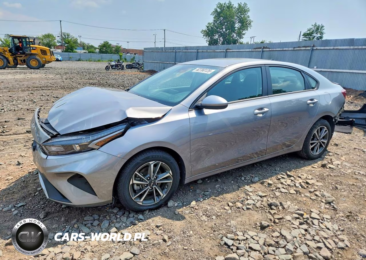 2024 Kia Forte Lxs – zdjęcie 1 z 13