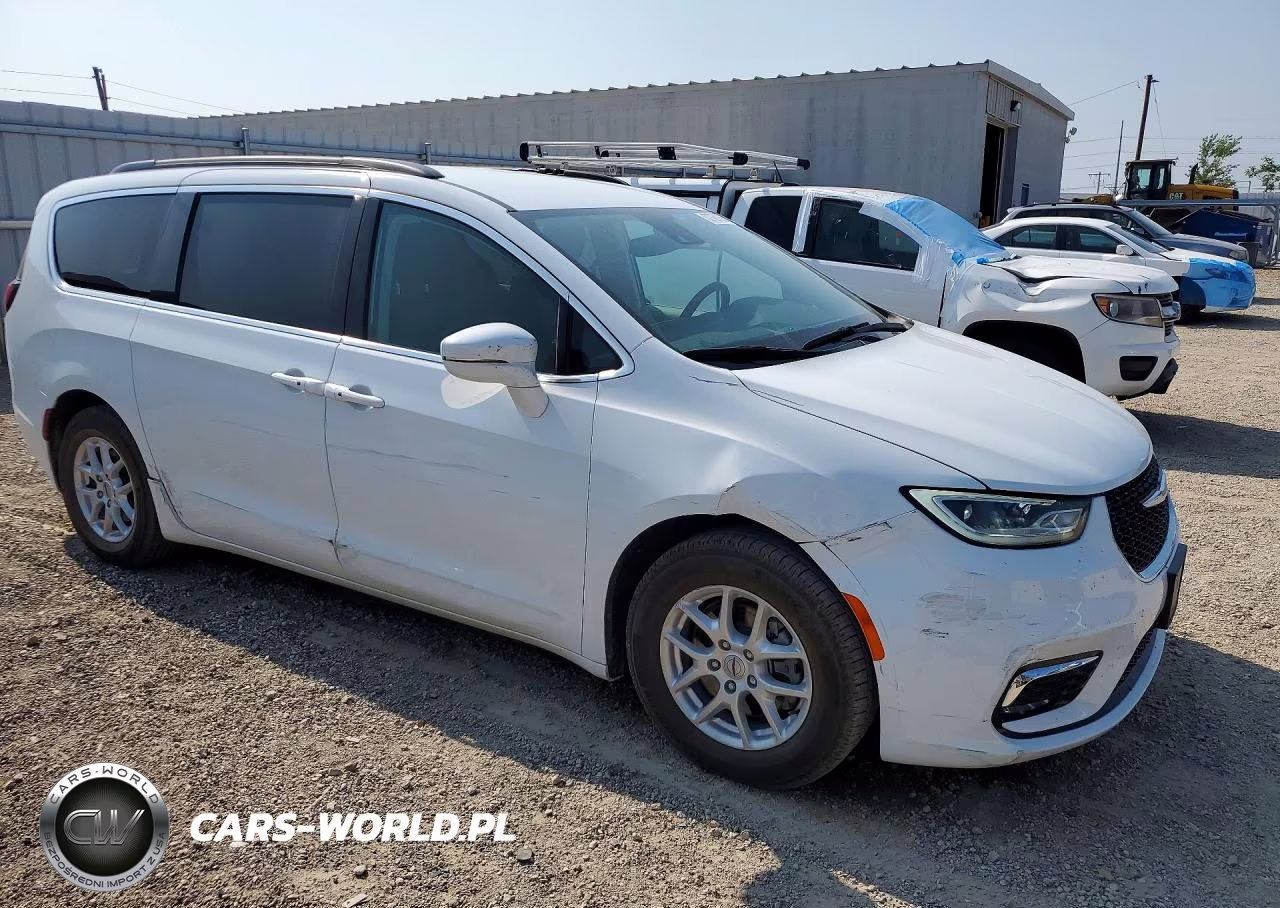 2022 Chrysler Pacifica Touring L VIN:2C4RC1BGXNR145123 - 4