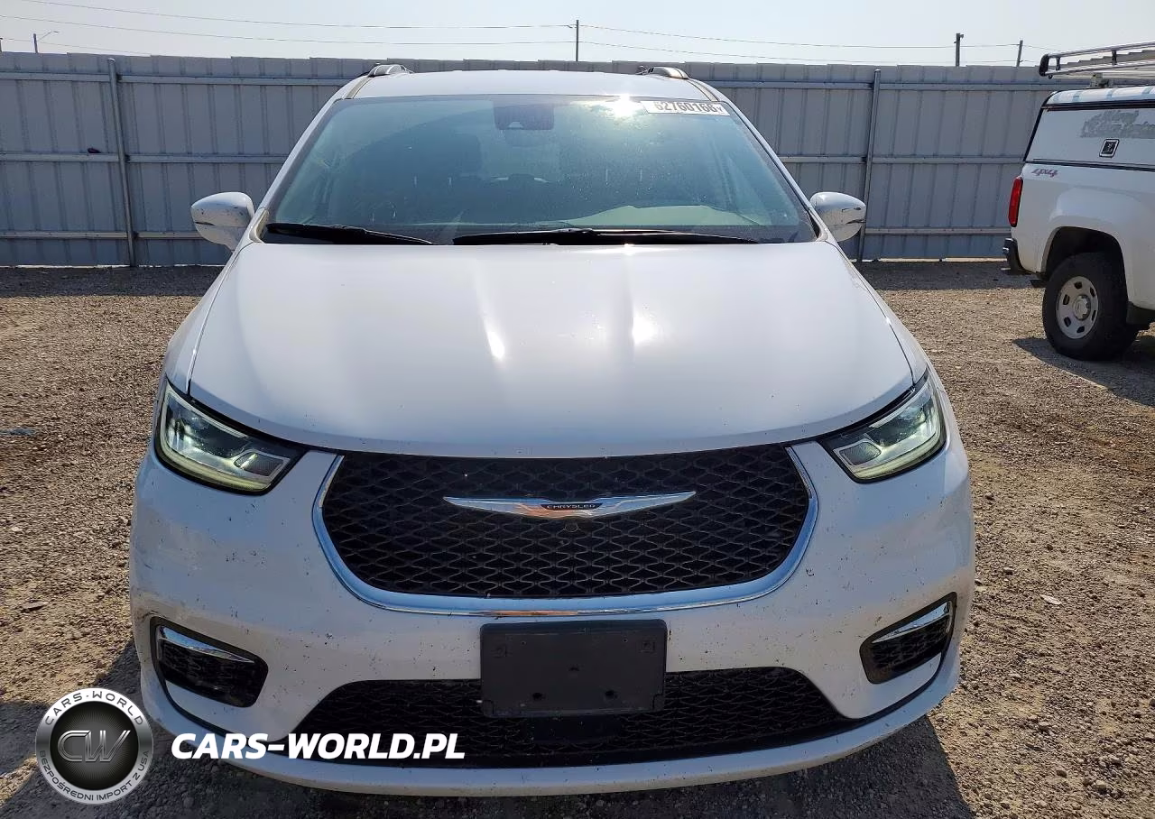 2022 Chrysler Pacifica Touring L VIN:2C4RC1BGXNR145123 - 5