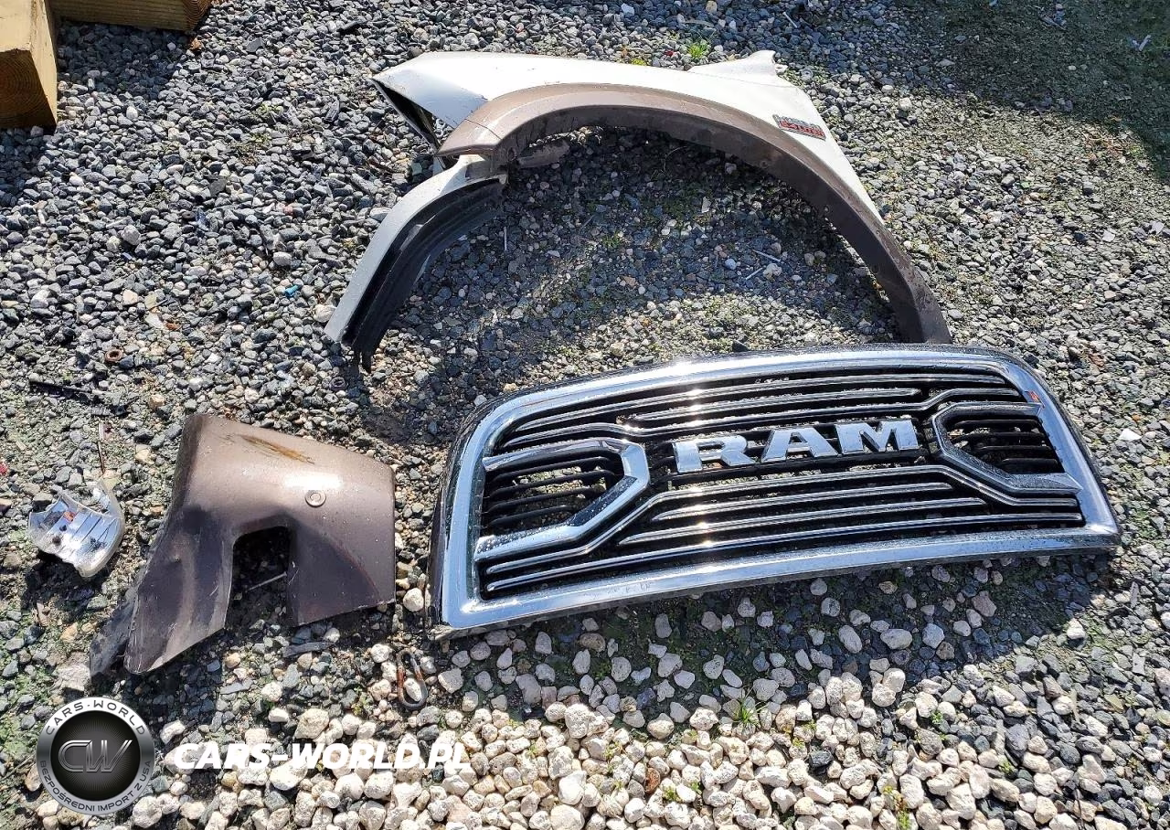 2018 Ram 2500 Longhorn VIN:3C6UR5GJ2JG175566 - 12