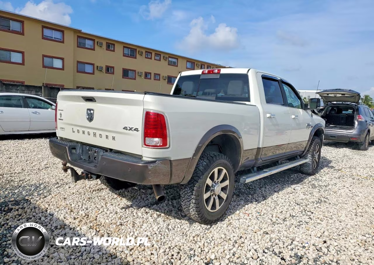 2018 Ram 2500 Longhorn VIN:3C6UR5GJ2JG175566 - 3