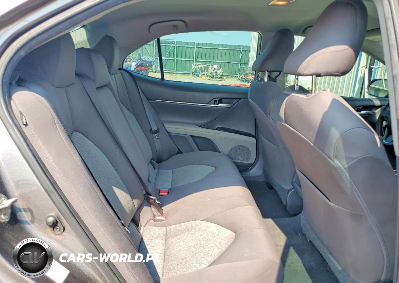 2019 Toyota Camry Le VIN:4T1B31HK9KU513508 - 10