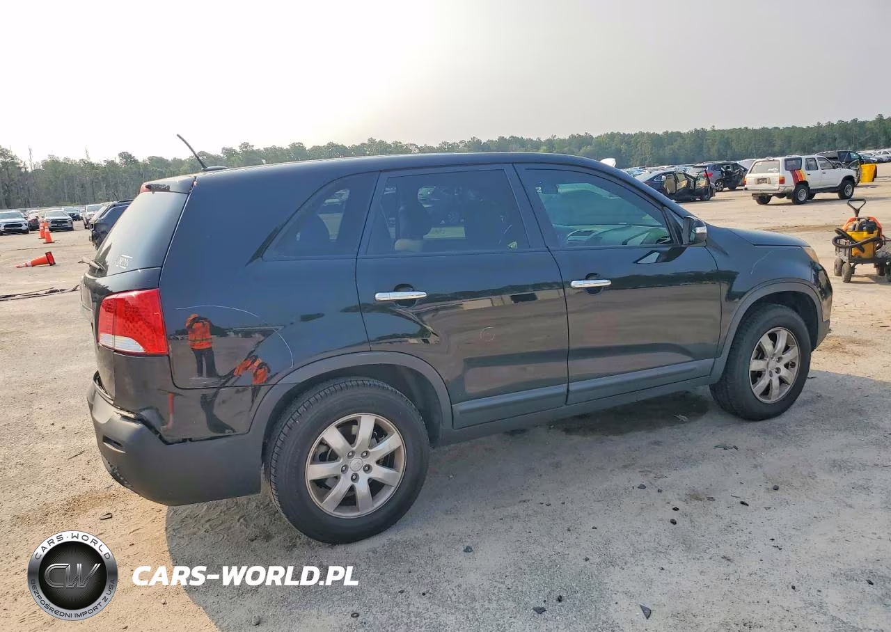 2011 Kia Sorento Lx VIN:5XYKT3A13BG169886 - 3