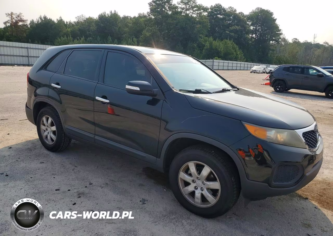 2011 Kia Sorento Lx VIN:5XYKT3A13BG169886 - 4
