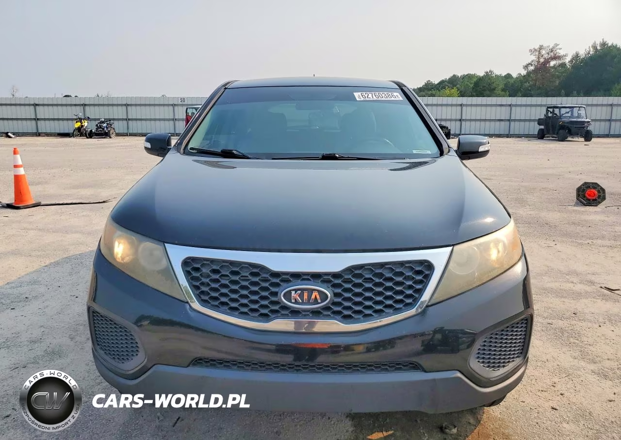 2011 Kia Sorento Lx VIN:5XYKT3A13BG169886 - 5