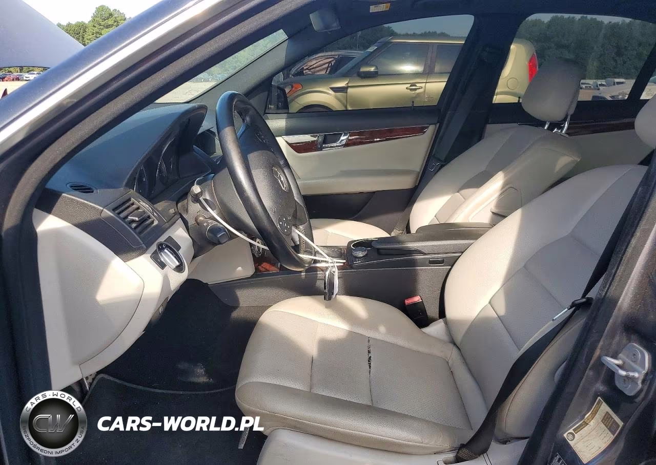 2011 Mercedes-Benz C 300 4Matic VIN:WDDGF8BB1BR141030 - 7