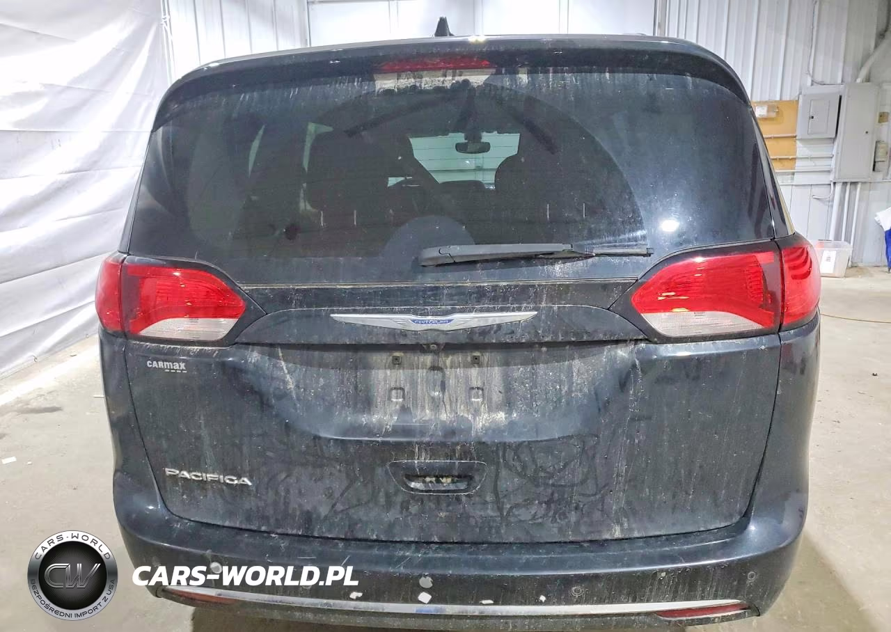 2018 Chrysler Pacifica Touring L VIN:2C4RC1BG8JR175330 - 6