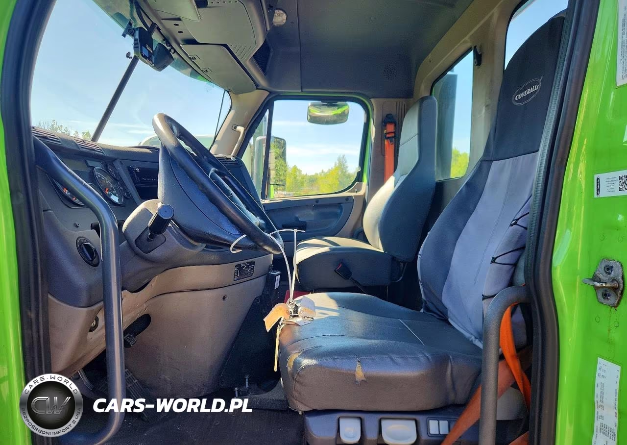 2018 Freightliner Cascadia 125 VIN:3AKJGEDR1JDKC8706 - 7