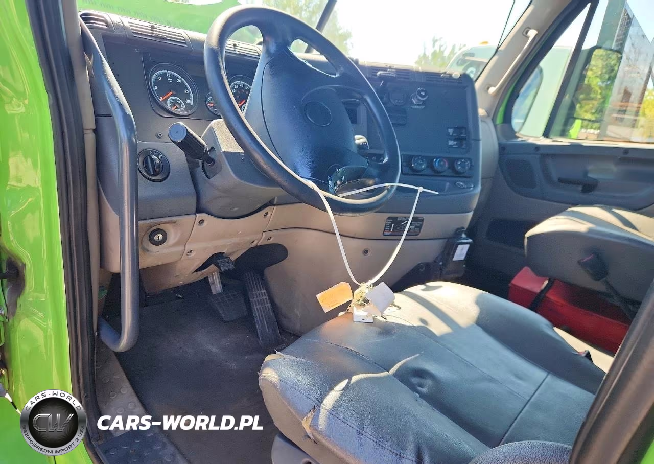 2018 Freightliner Cascadia 125 VIN:3AKJGEDR1JDKC8706 - 8