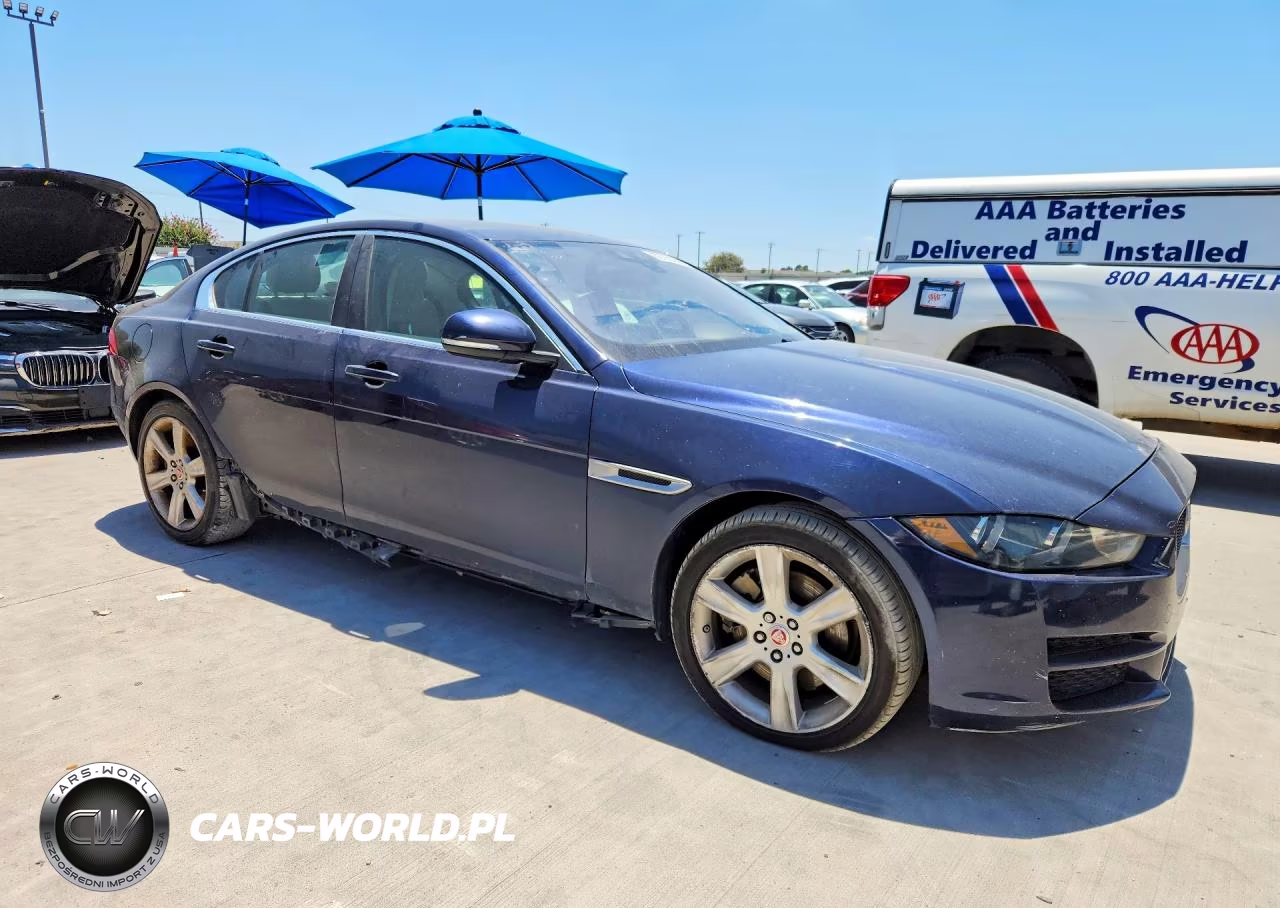 2017 Jaguar Xe Prestige VIN:SAJAE4BG7HA968787 - 4