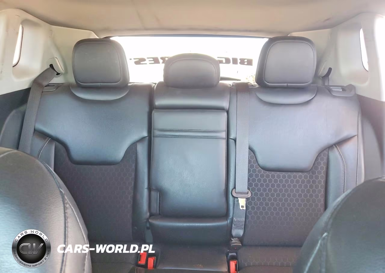 2018 Jeep Compass Latitude VIN:3C4NJCBBXJT468423 - 10
