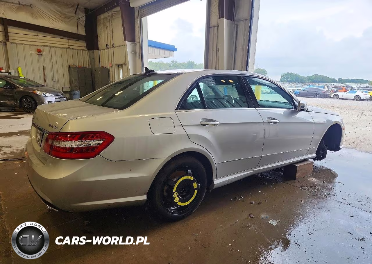 2011 Mercedes-Benz E 550 4Matic VIN:WDDHF9AB7BA303852 - 3
