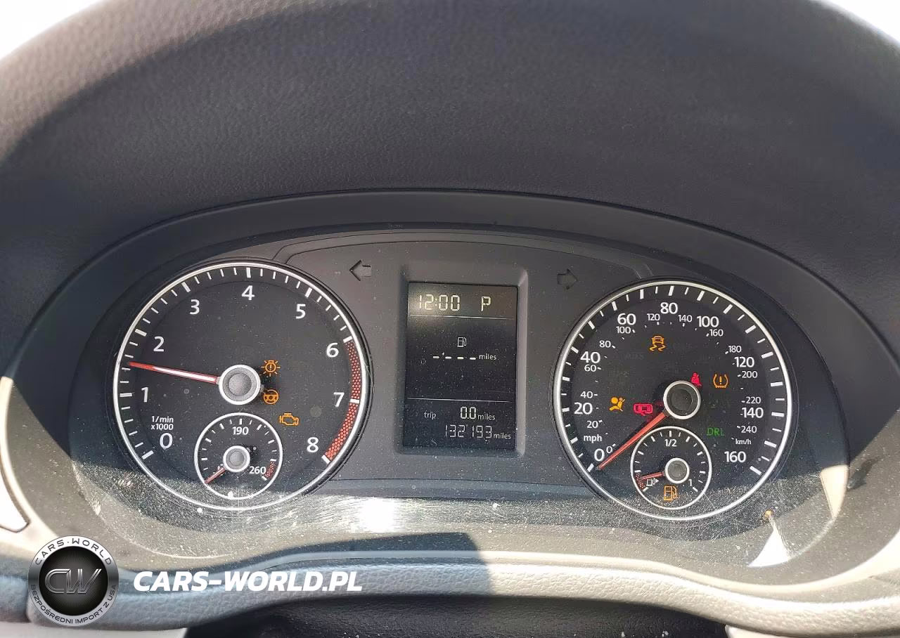 2015 Volkswagen Passat S VIN:1VWAT7A31FC108919 - 9