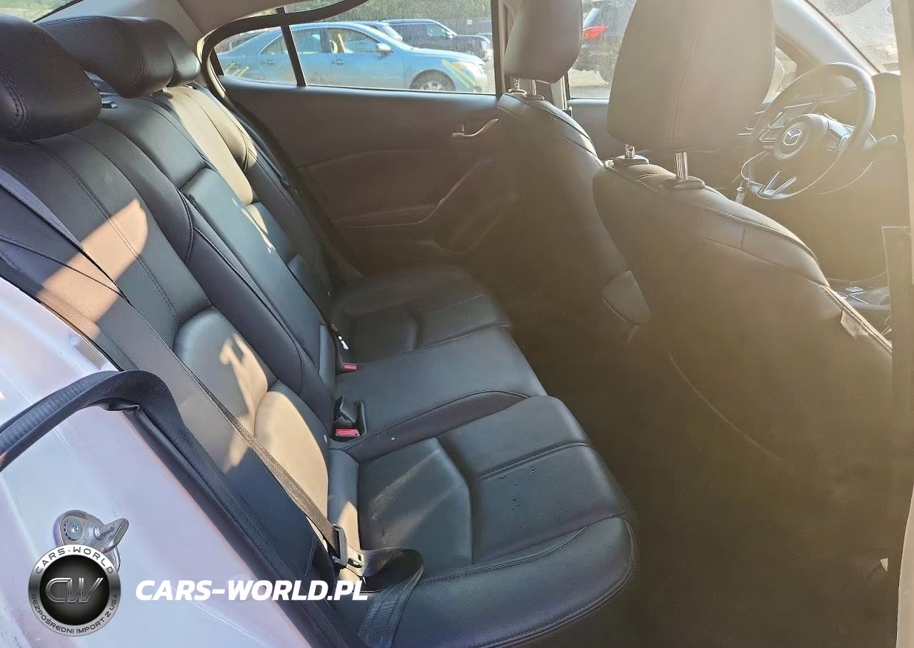 2018 Mazda 3 Touring VIN:3MZBN1V39JM264798 - 10