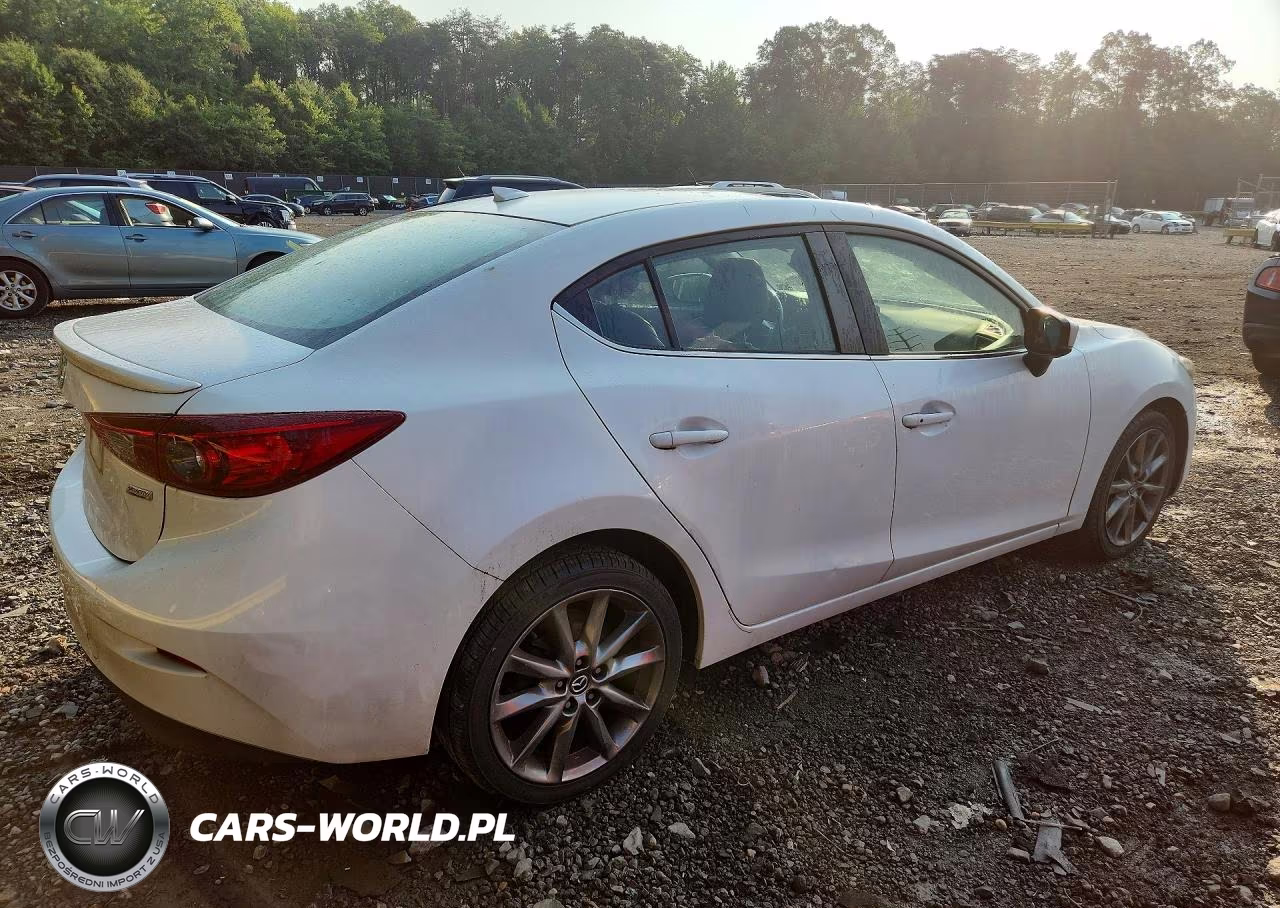 2018 Mazda 3 Touring VIN:3MZBN1V39JM264798 - 3