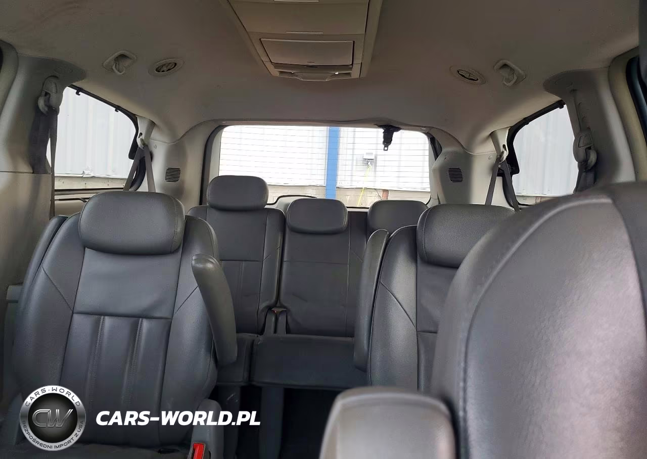 2008 Chrysler Town & Country Touring VIN:2A8HR54P88R699336 - 10