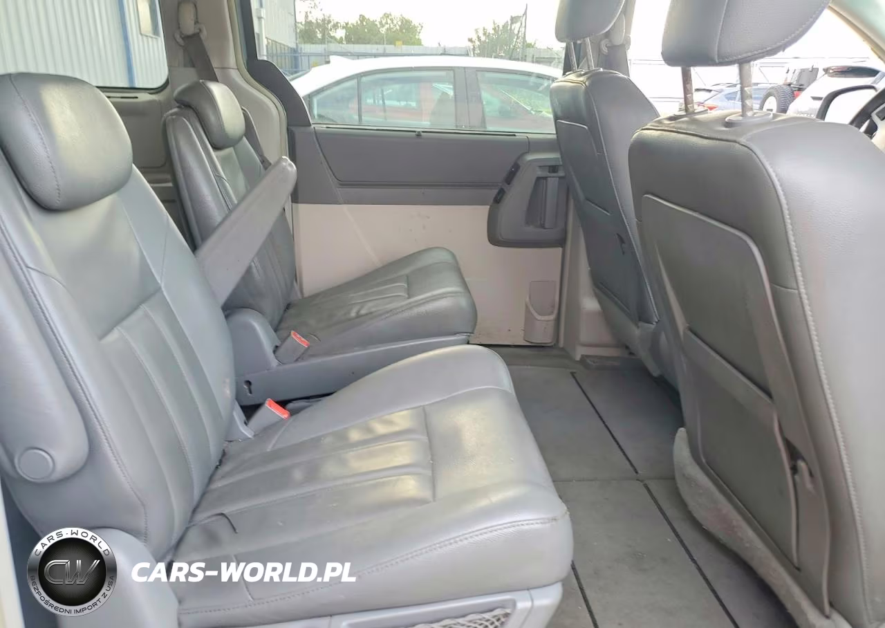 2008 Chrysler Town & Country Touring VIN:2A8HR54P88R699336 - 11