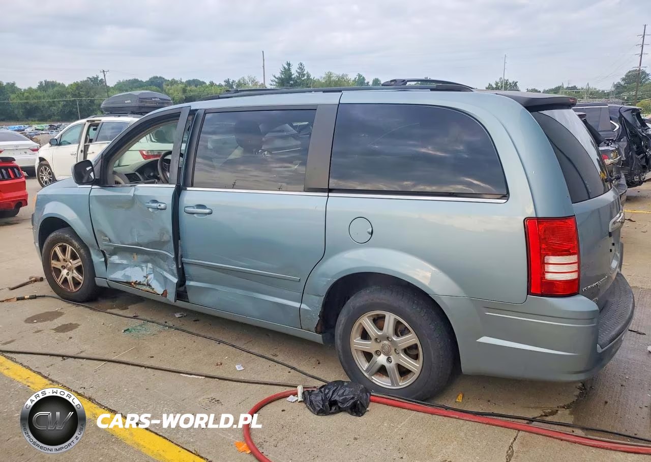 2008 Chrysler Town & Country Touring VIN:2A8HR54P88R699336 - 2