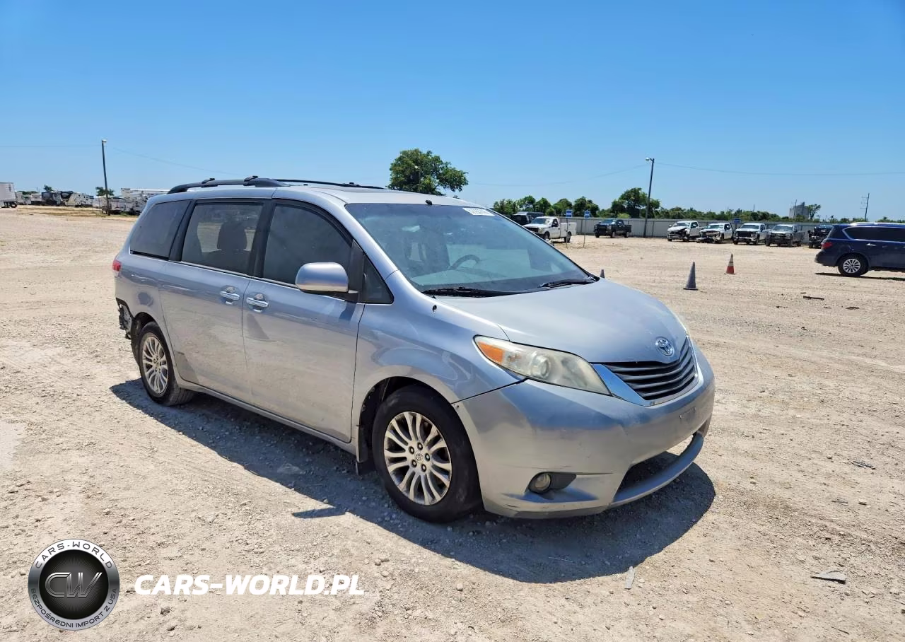 2013 Toyota Sienna Xle 8-Passenger VIN:5TDYK3DC5DS378868 - 4