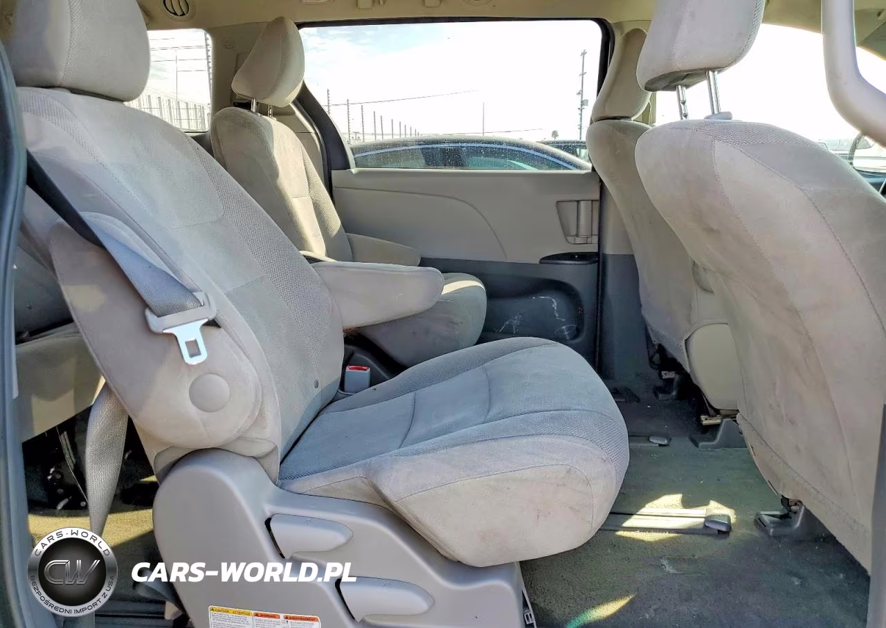 2017 Toyota Sienna L 7-Passenger VIN:5TDZZ3DC9HS770225 - 11