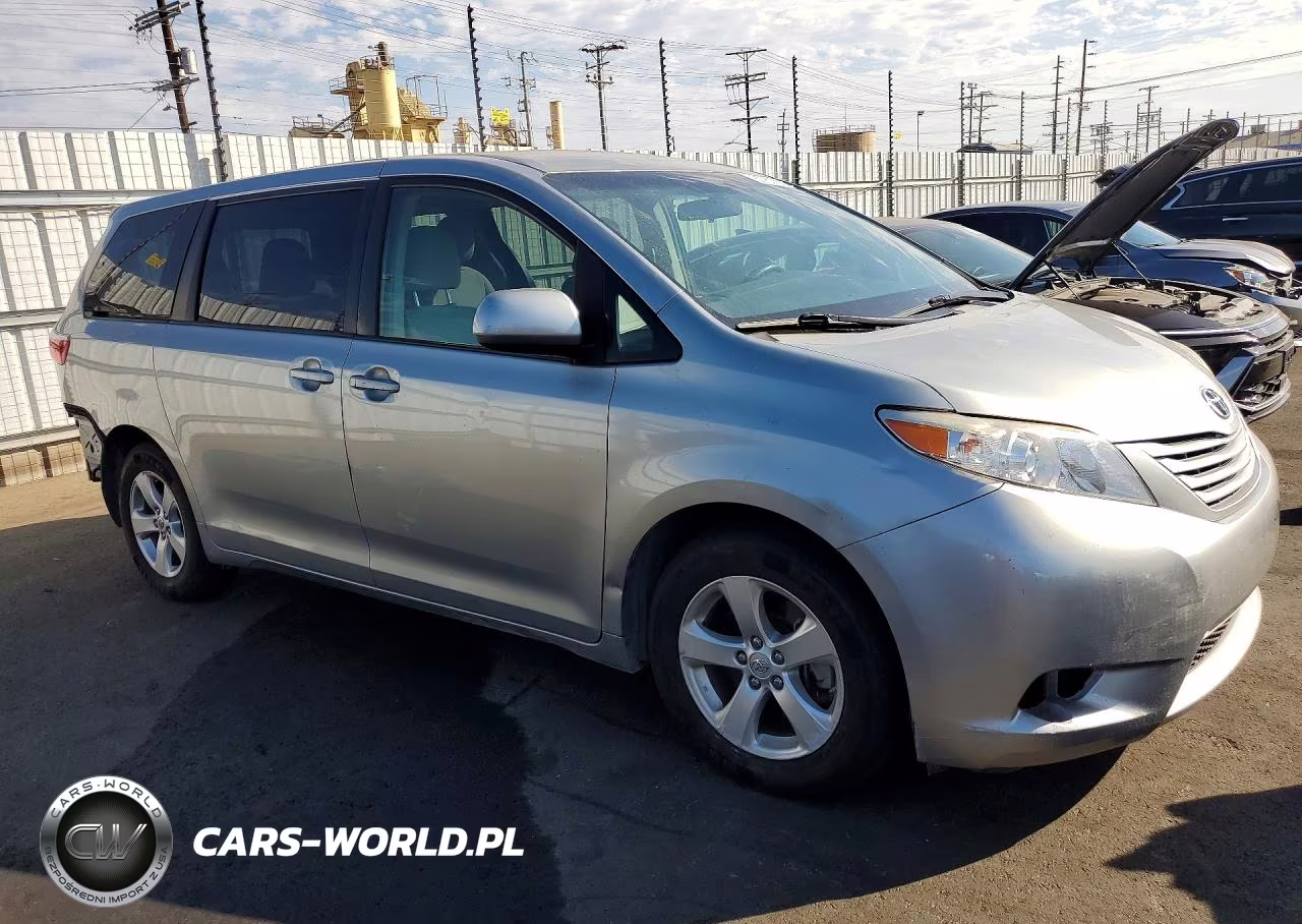 2017 Toyota Sienna L 7-Passenger VIN:5TDZZ3DC9HS770225 - 4