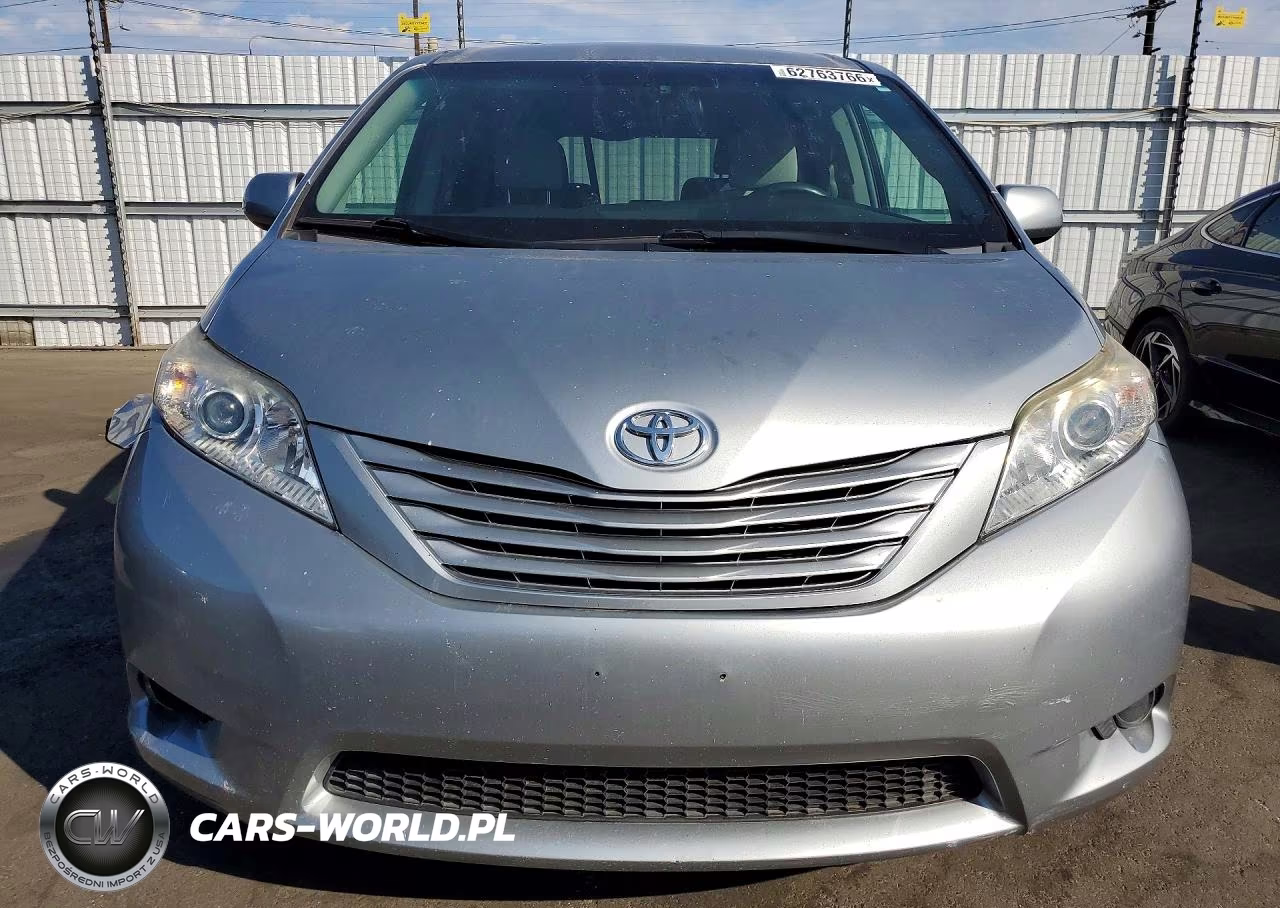 2017 Toyota Sienna L 7-Passenger VIN:5TDZZ3DC9HS770225 - 5