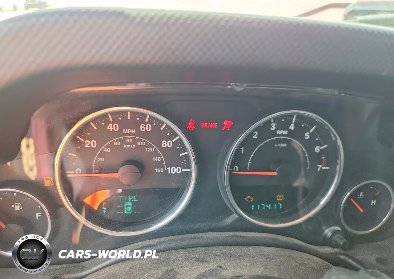 2007 Jeep Wrangler X VIN:1J4GB39137L111604 - 9