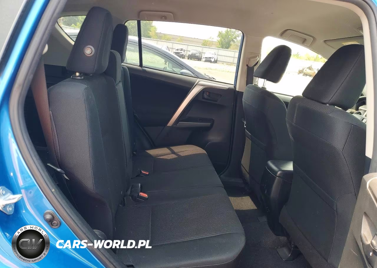 2018 Toyota Rav4 Le VIN:JTMBFREVXJJ746614 - 11