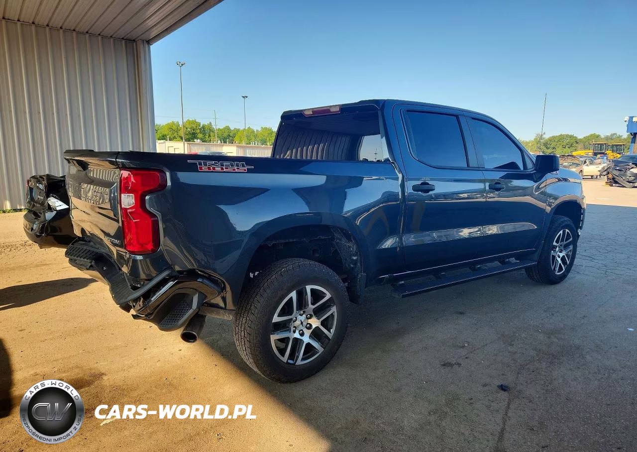 2019 Chevrolet Silverado K1500 Trail Boss Custom VIN:1GCPYCEHXKZ226035 - 3