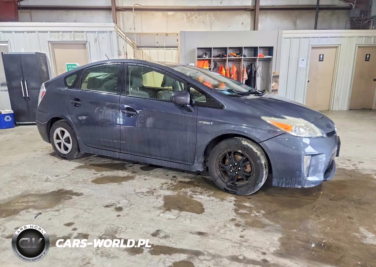 2014 Toyota Prius Three VIN:JTDKN3DU4E1742721 - 4