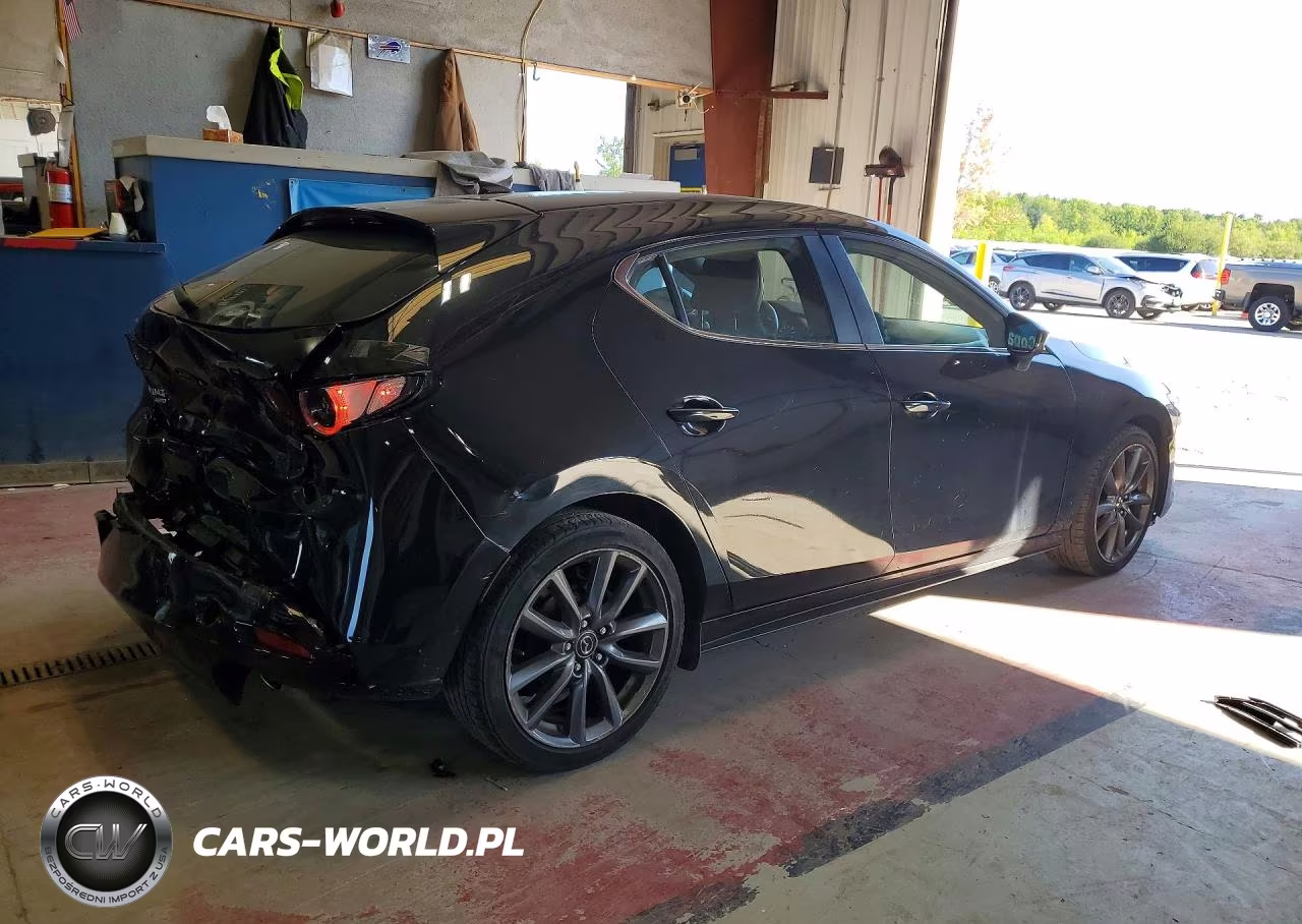 2019 Mazda 3 Preferred VIN:JM1BPBMM5K1140944 - 3