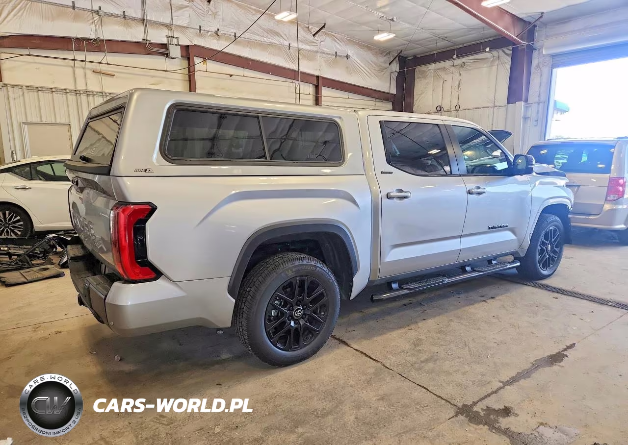 2025 Toyota Tundra Limited VIN:5TFWA5DB0SX271456 - 3