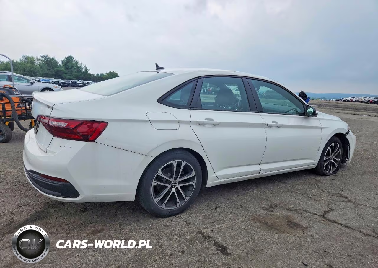 2022 Volkswagen Jetta Sport VIN:3VWBM7BU7NM032631 - 3