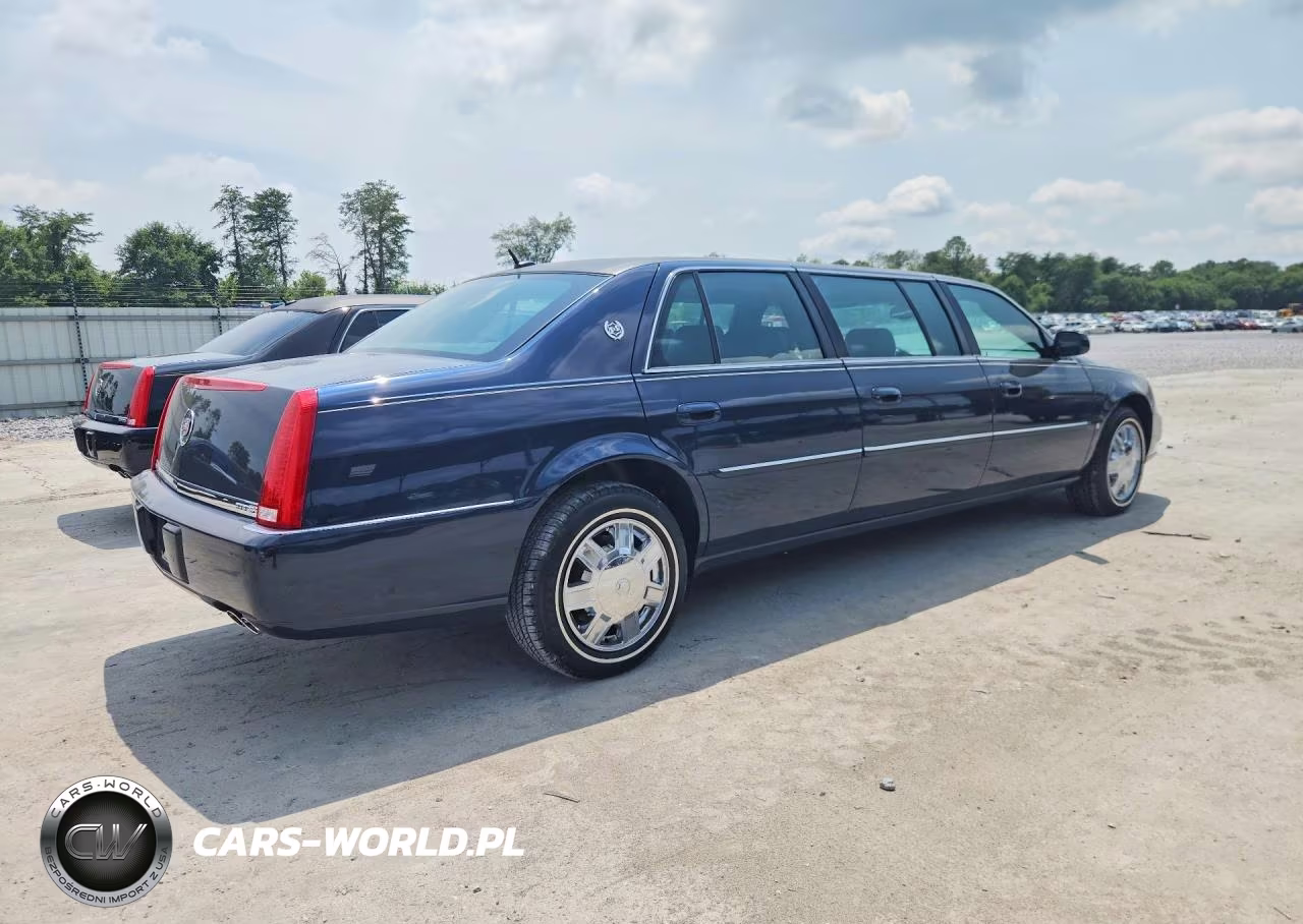 2007 Cadillac Professional Chassis VIN:1GEEH96YX7U550428 - 3