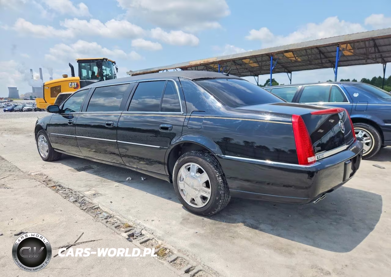 2006 Cadillac Professional Chassis VIN:1GEEH96YX6U550217 - 2