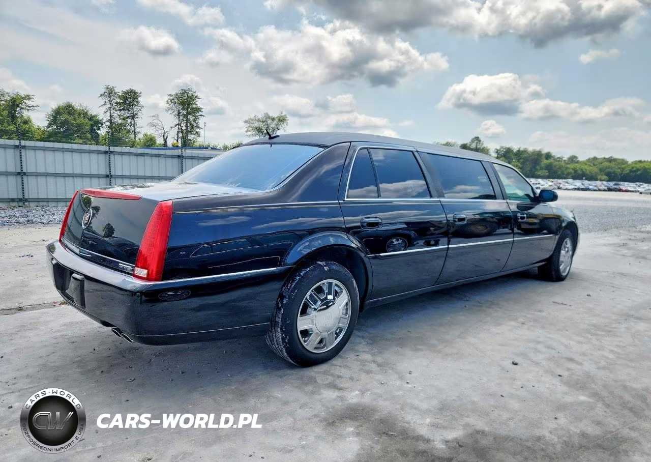 2006 Cadillac Professional Chassis VIN:1GEEH96YX6U550217 - 3
