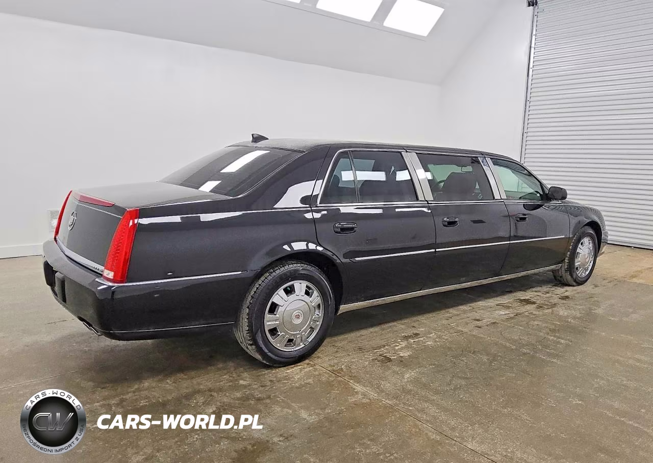 2011 Cadillac Professional Chassis VIN:1GE8K9C63BU550314 - 3