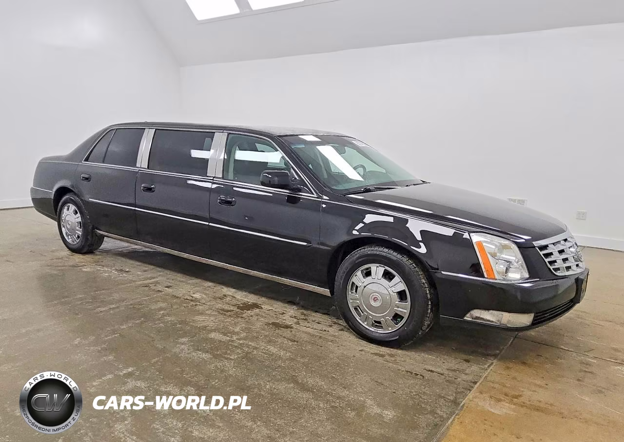 2011 Cadillac Professional Chassis VIN:1GE8K9C63BU550314 - 4